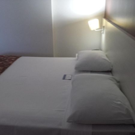 Flat Le Jardin Suites Caldas Novas Exterior photo